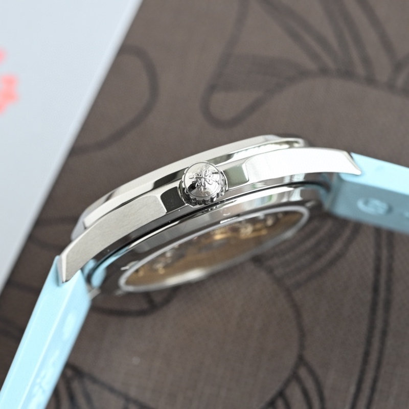 Watch0569