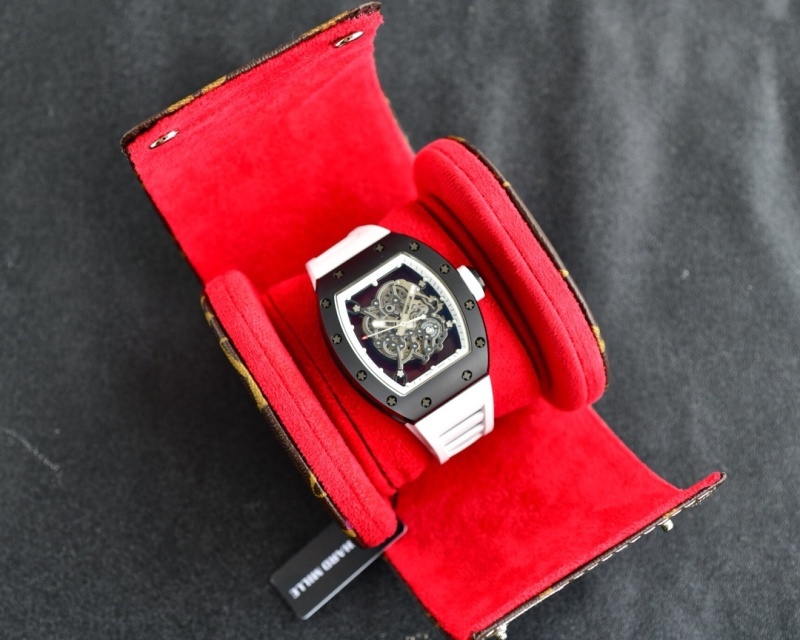 Watch0257