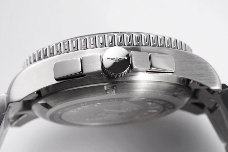 Watch0353