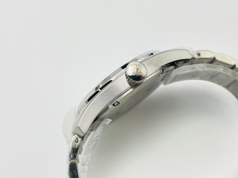 Watch0392