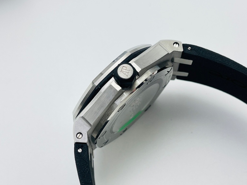 Watch0007
