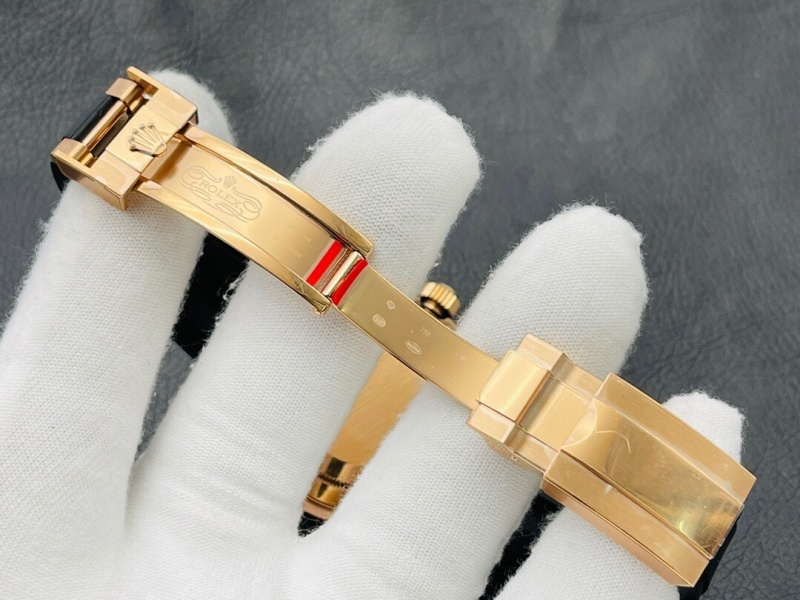 Watch0457