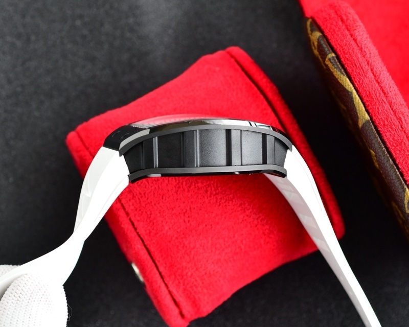 Watch0257