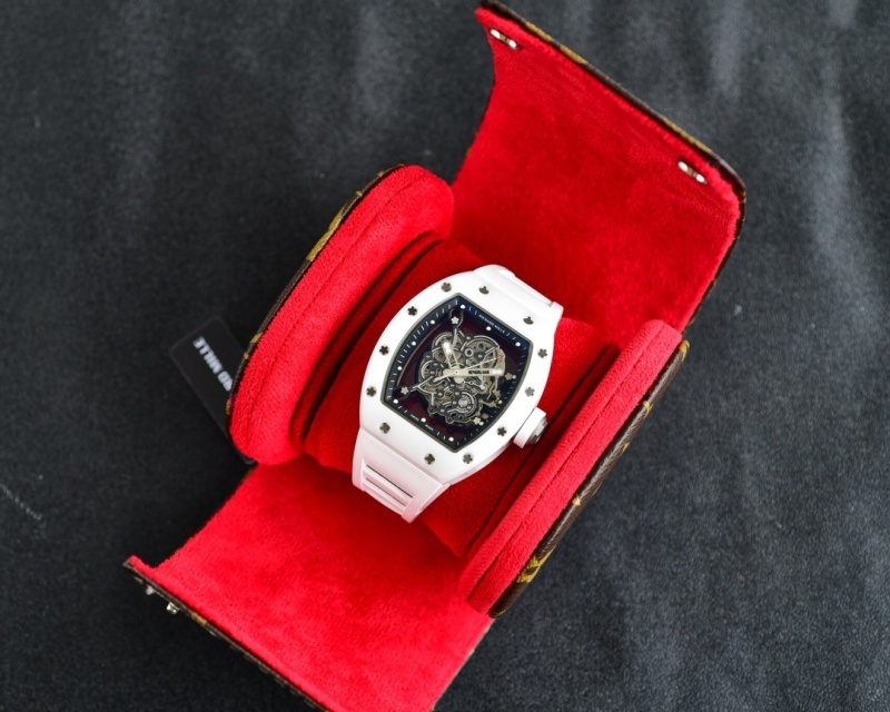 Watch0256