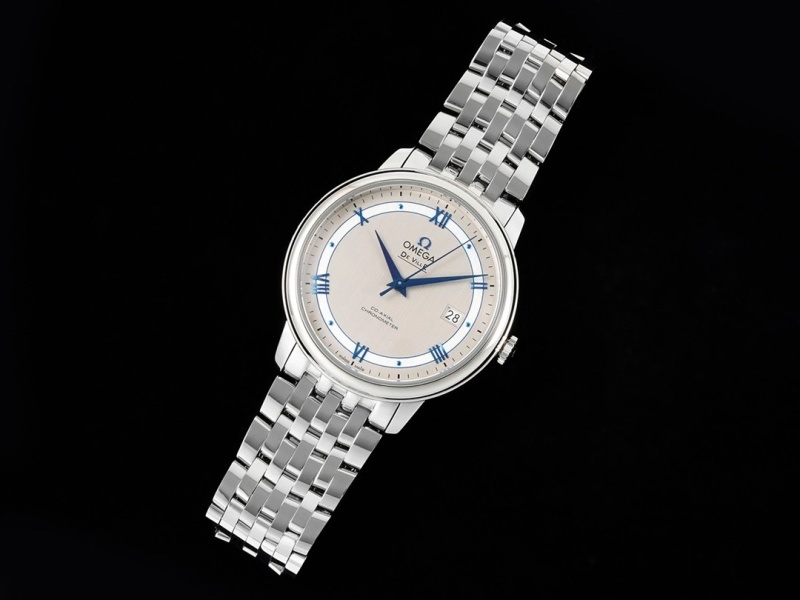 Watch0744