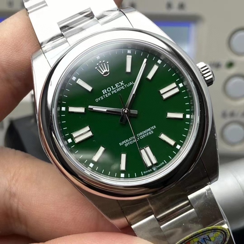 Watch0759