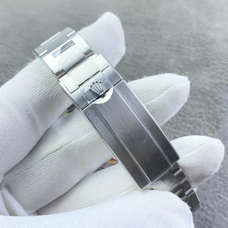 Watch0357