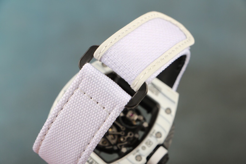 Watch0136
