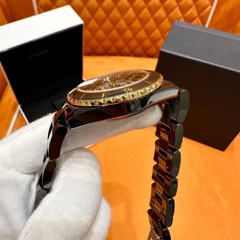Watch0044