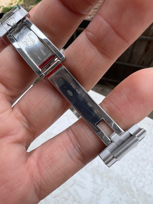 Watch0654