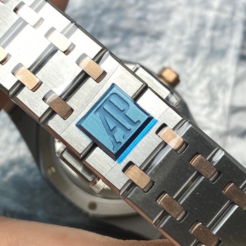 Watch0131