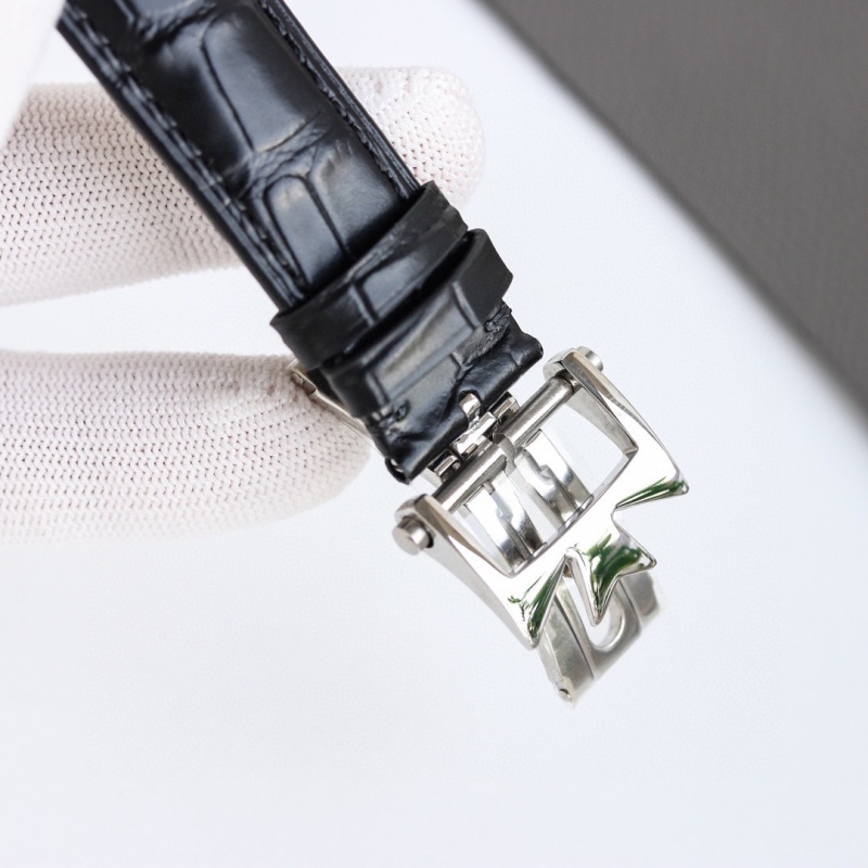 Watch0566