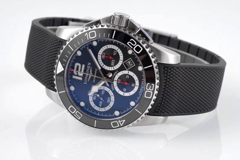 Watch0352