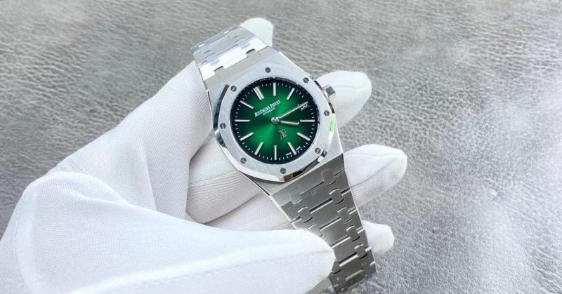 Watch0794