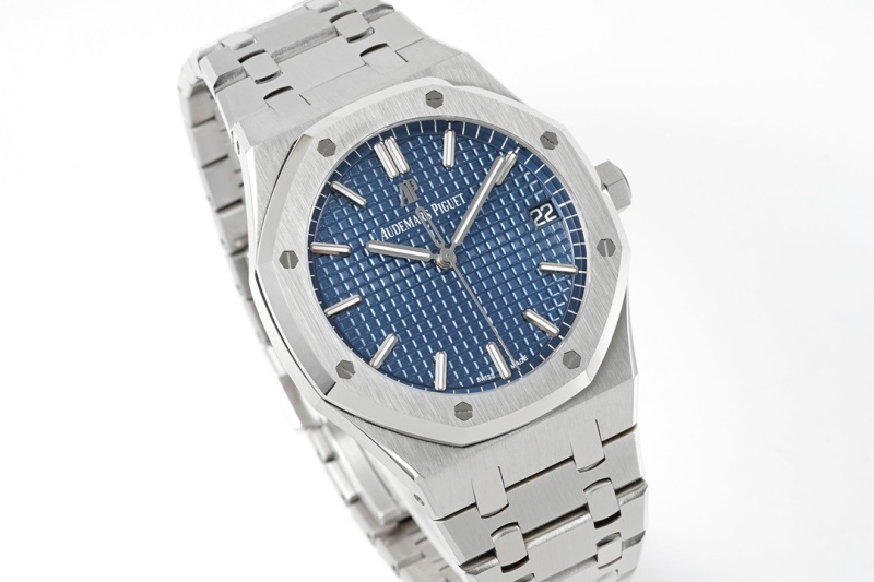 Watch0664