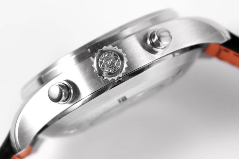 Watch0379