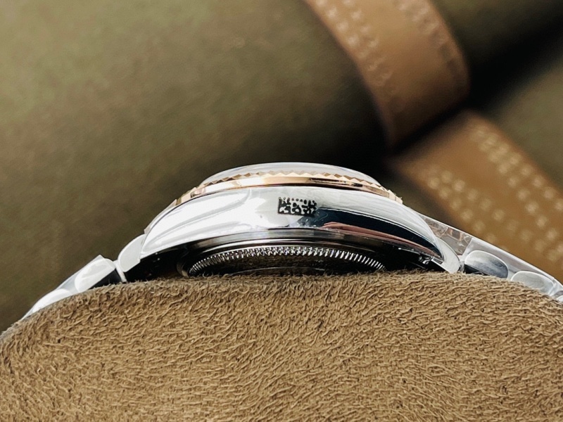 Watch0659