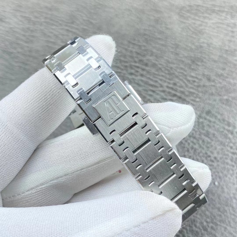 Watch0794