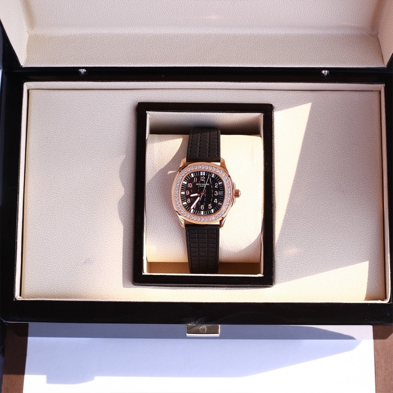 Watch0580