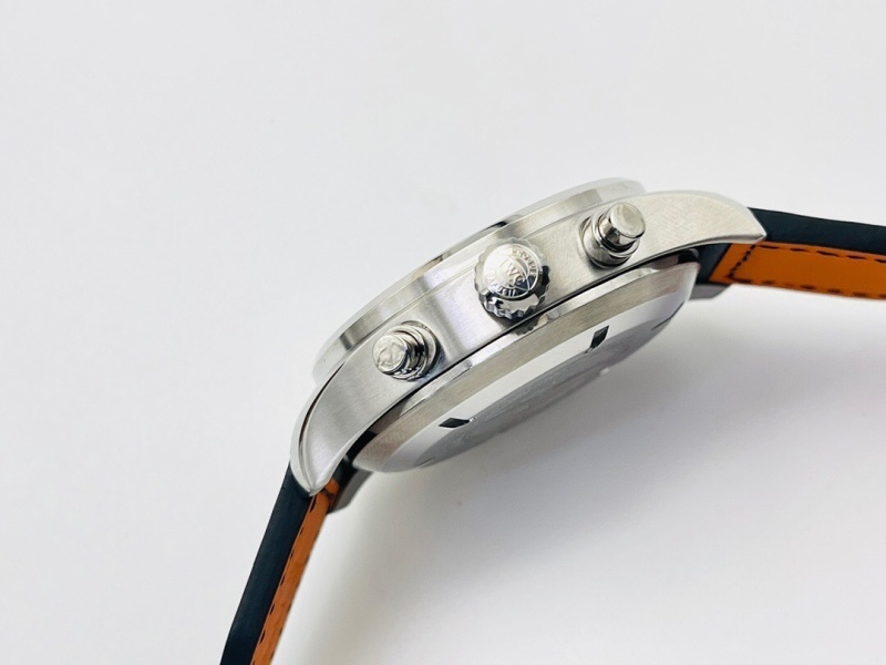 Watch0102