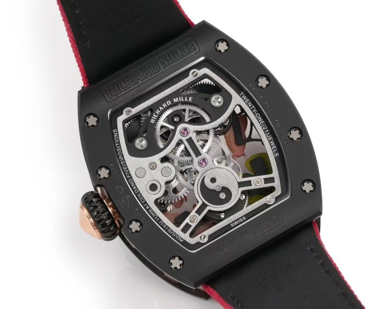 Watch0695