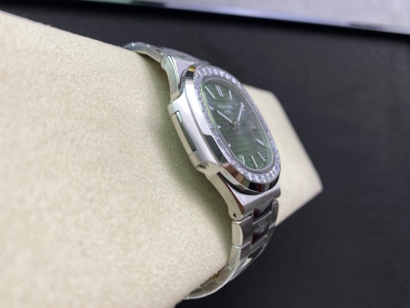Watch0172