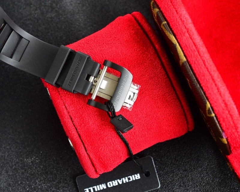 Watch0253