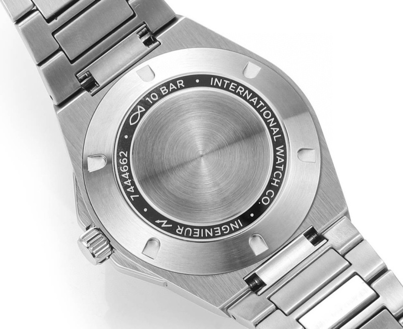 Watch0772