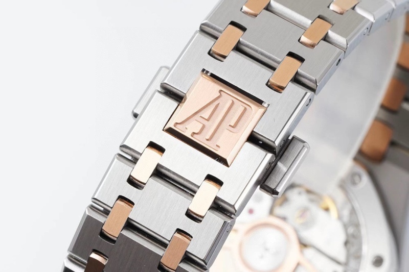 Watch0384