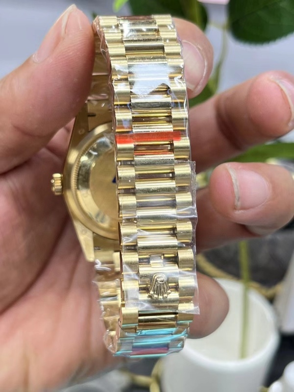 Watch0798