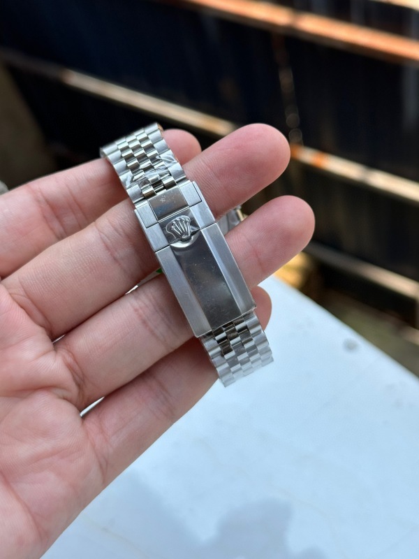Watch0189