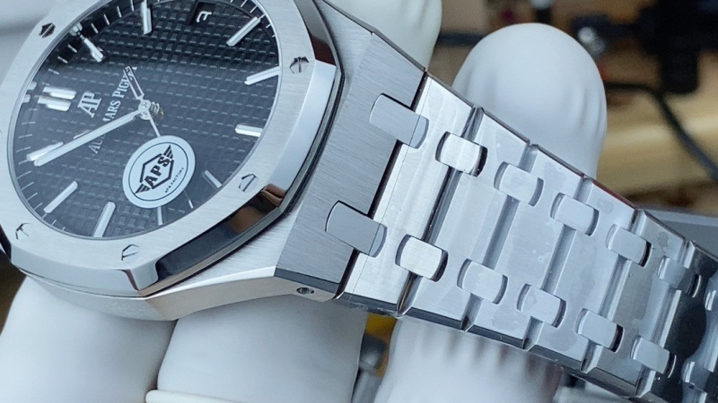 Watch0210