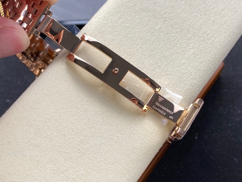 Watch0598