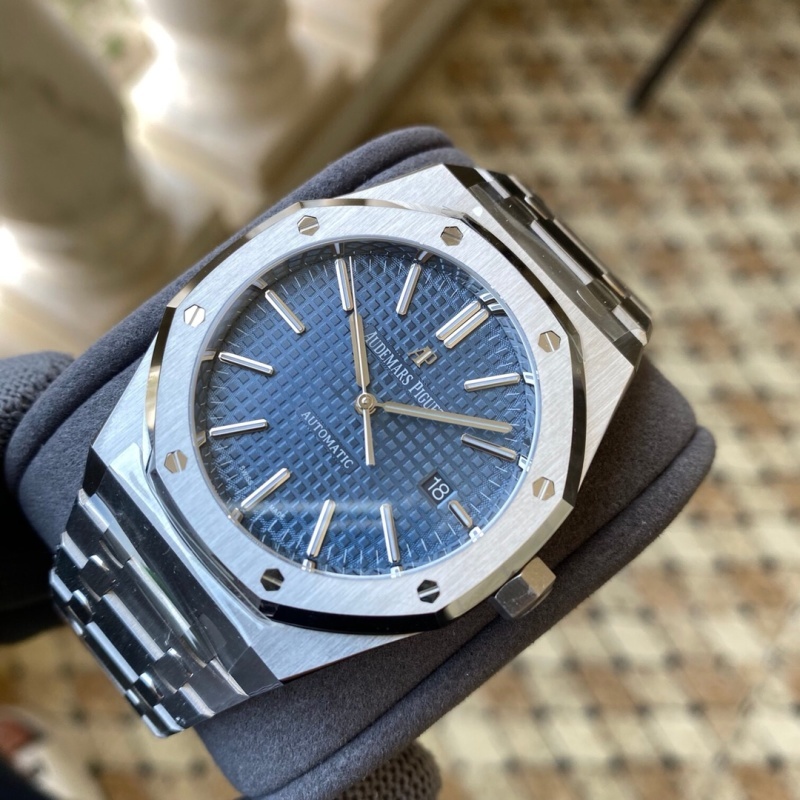 Watch0012