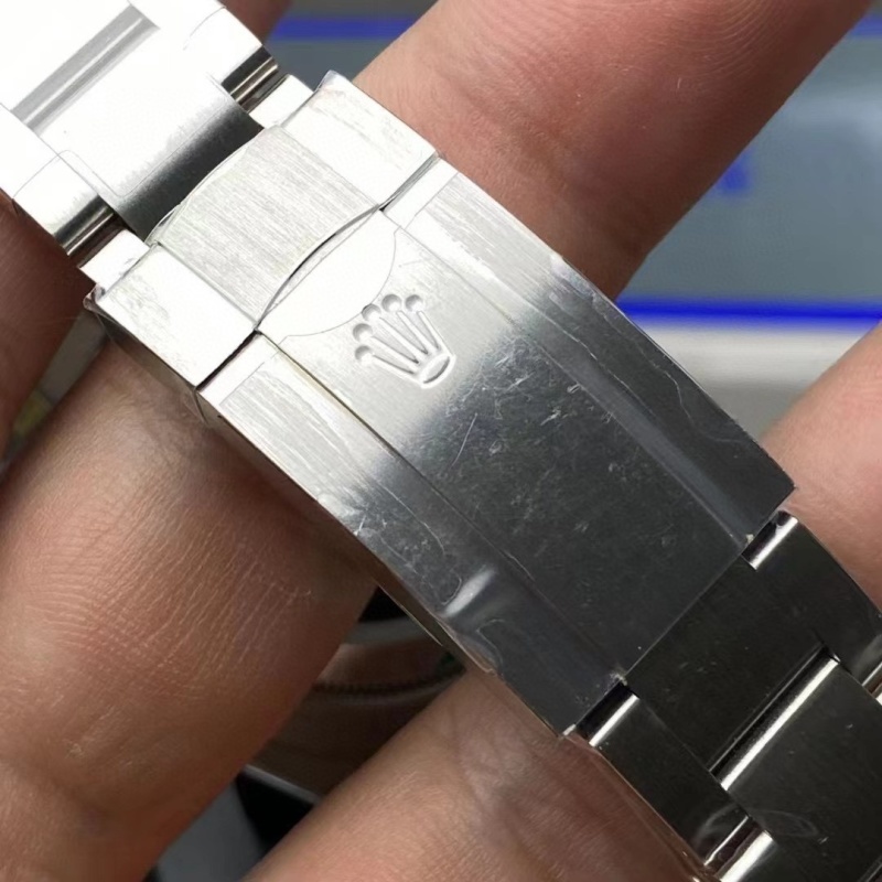 Watch0761