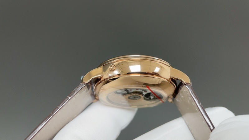 Watch0593