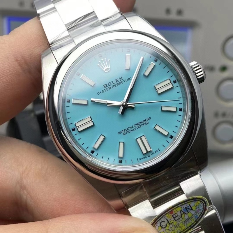 Watch0763