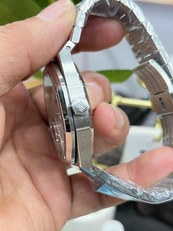 Watch0800