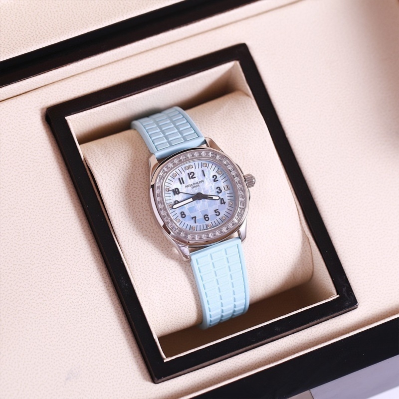 Watch0574