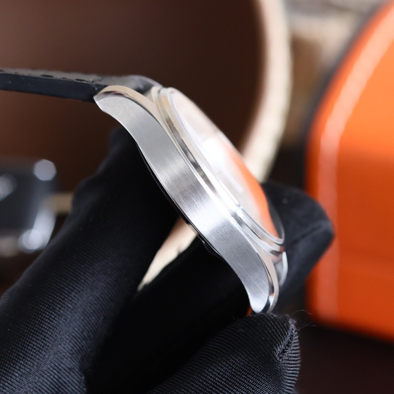 Watch0383