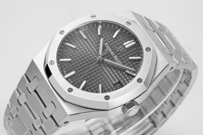 Watch0631