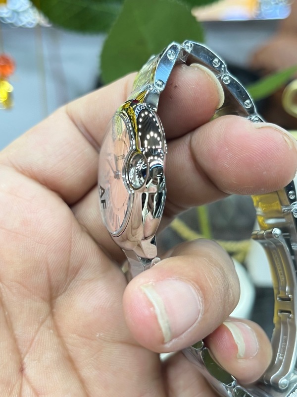 Watch0640
