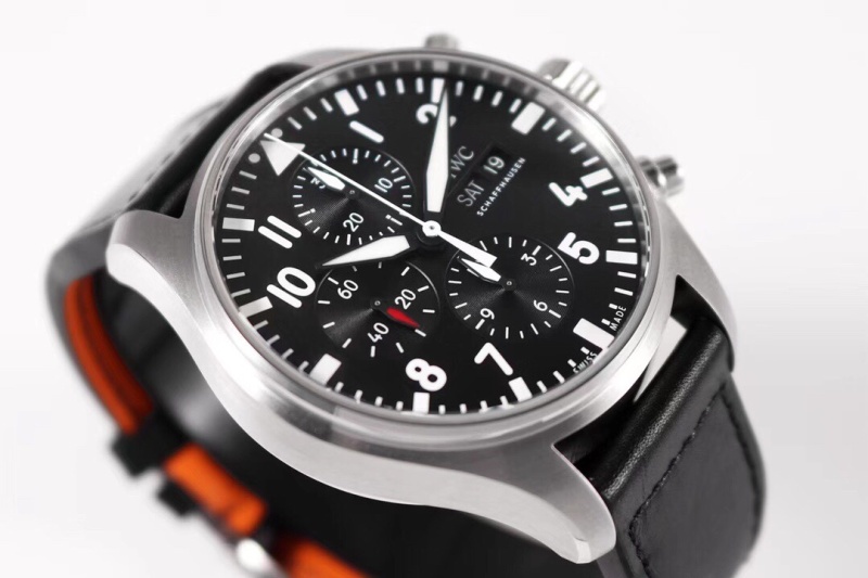 Watch0379