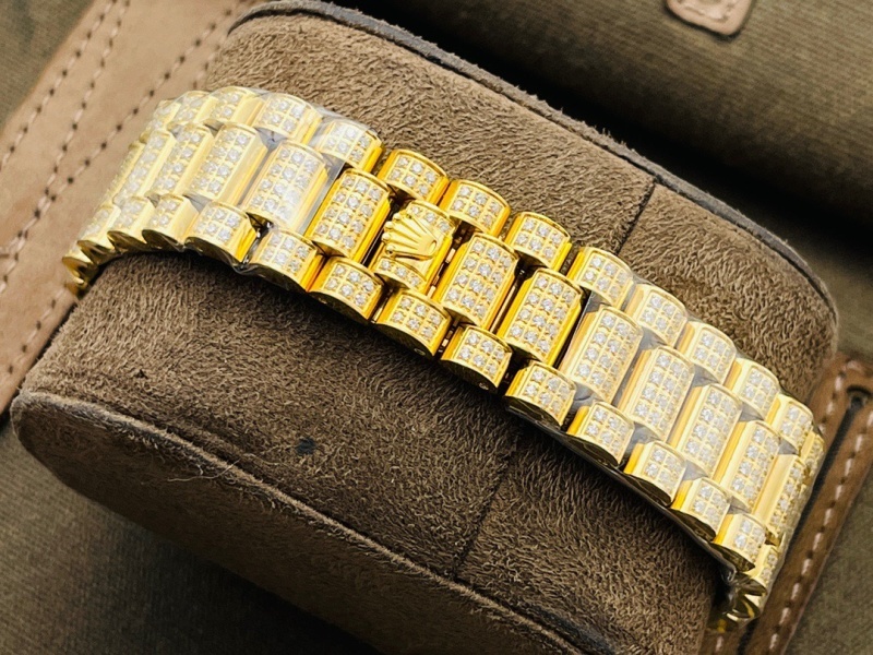 Watch0294