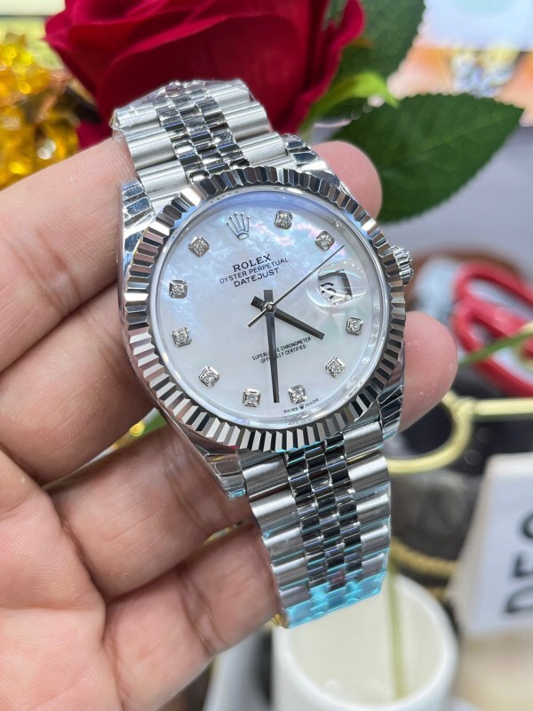 Watch0642