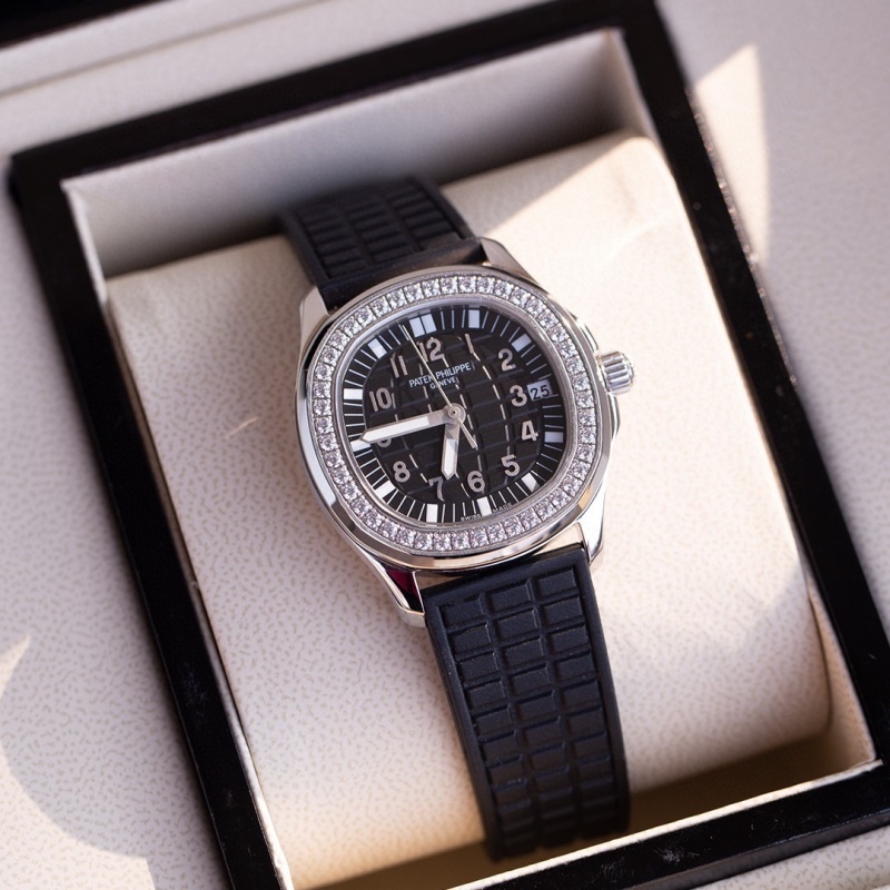 Watch0576