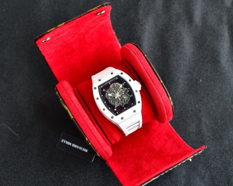Watch0256