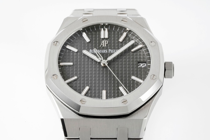 Watch0662