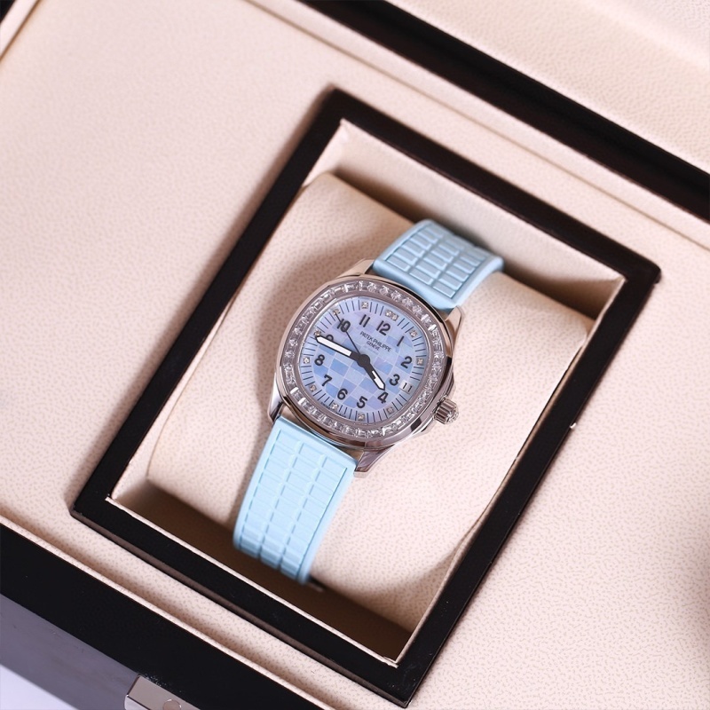 Watch0574