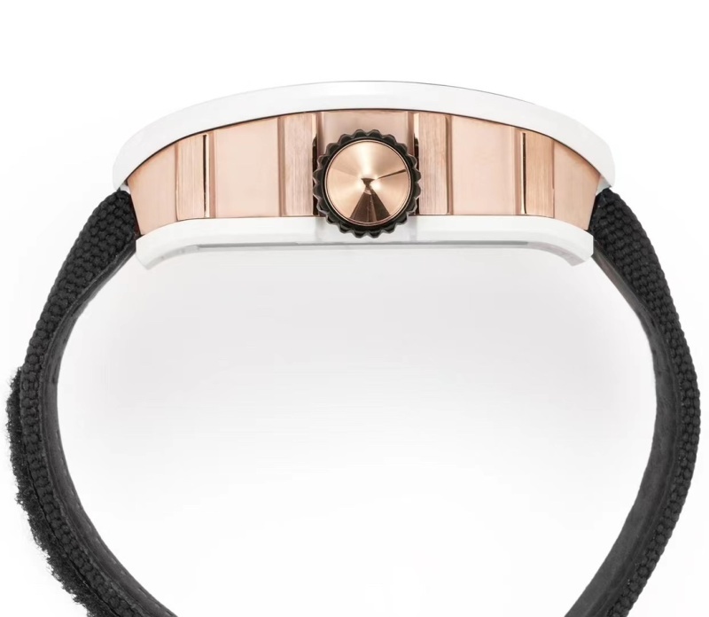 Watch0698